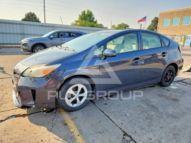 2015 Toyota PRIUS photo