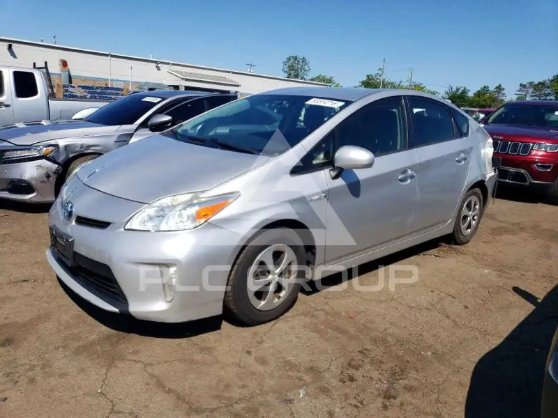 2015 Toyota PRIUS photo