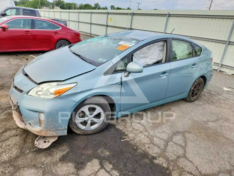 2015 Toyota PRIUS фото
