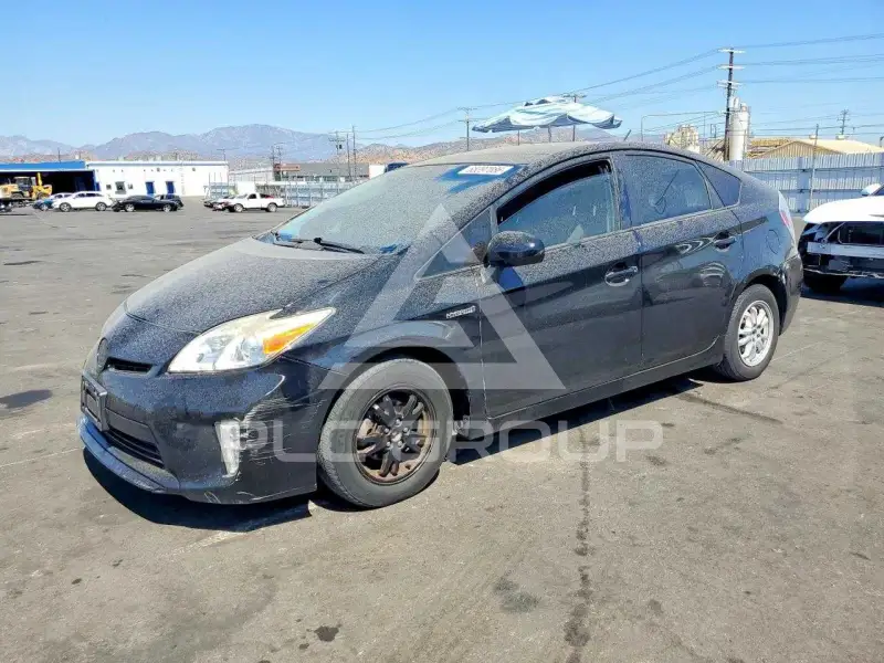 2015 Toyota PRIUS фото