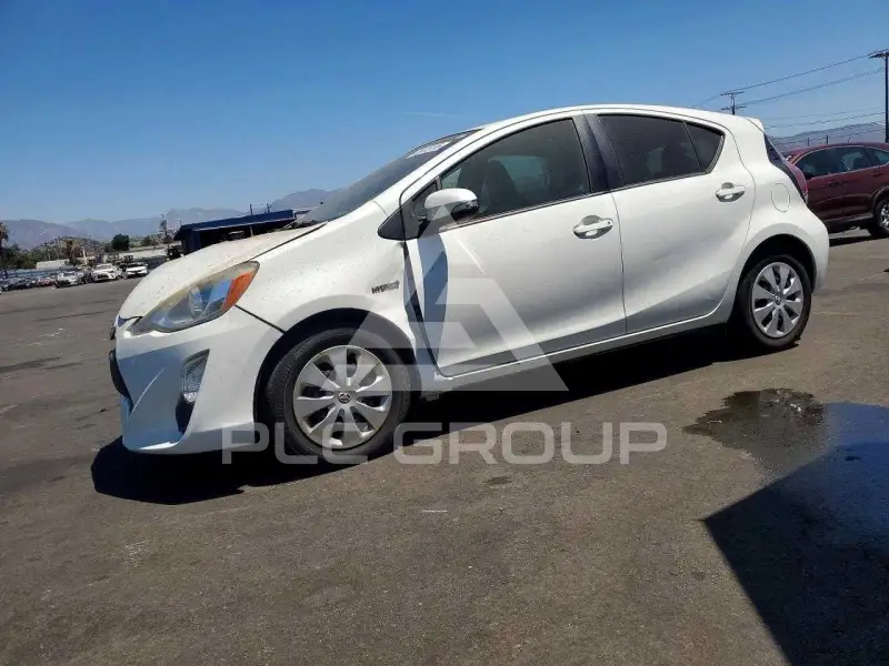 2015 Toyota PRIUS фото