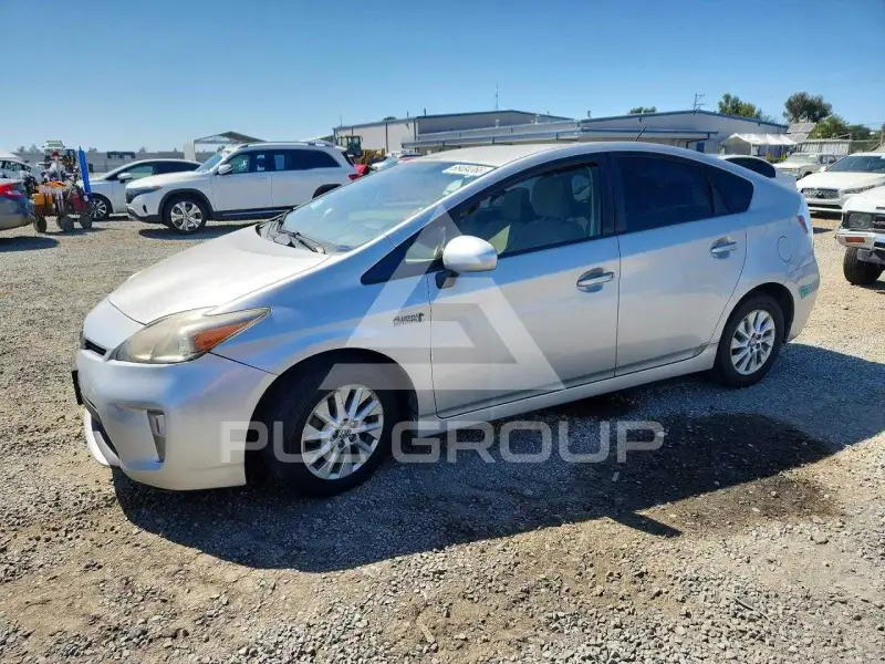 2015 Toyota PRIUS photo