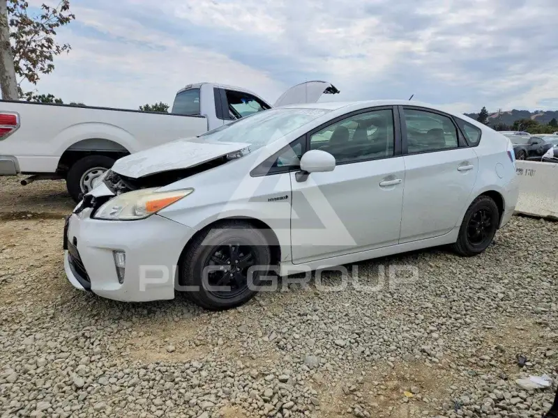 2015 Toyota PRIUS фото