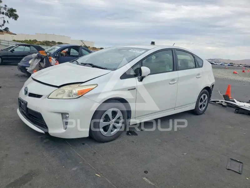 2015 Toyota PRIUS фото
