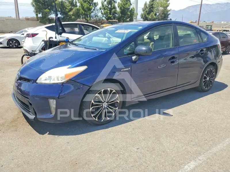 2015 Toyota PRIUS фото