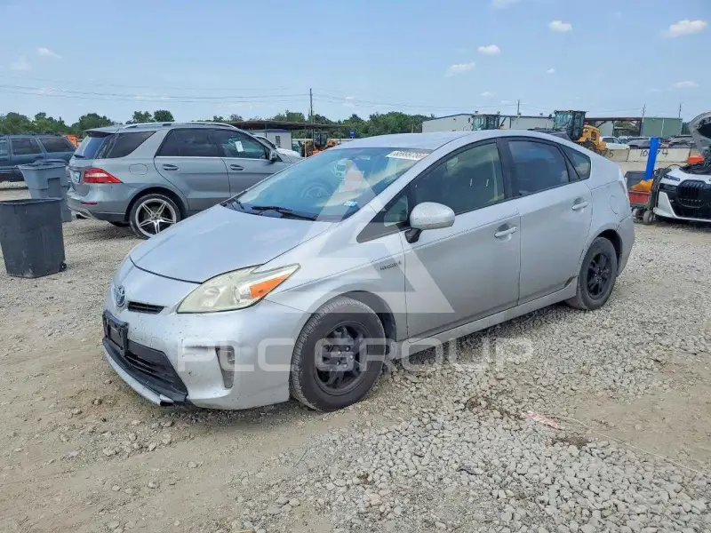 2015 Toyota PRIUS фото