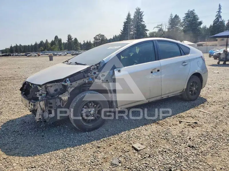 2015 Toyota PRIUS photo