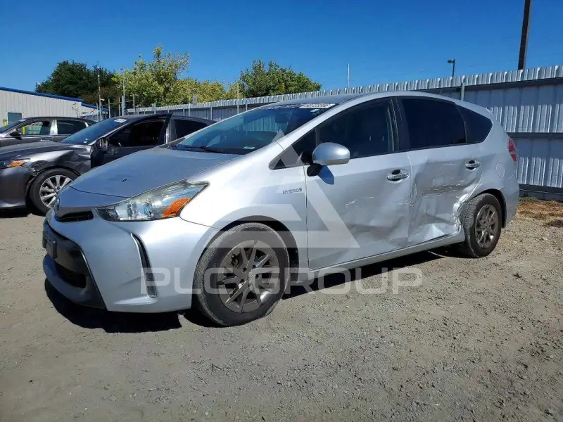 2015 Toyota PRIUS photo