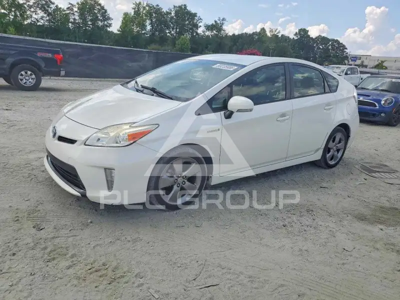 2015 Toyota PRIUS photo