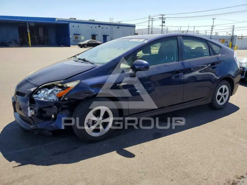 2015 Toyota PRIUS фото