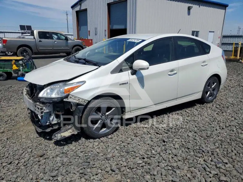 2015 Toyota PRIUS photo