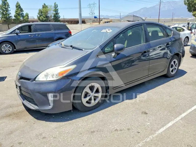 2015 Toyota PRIUS photo