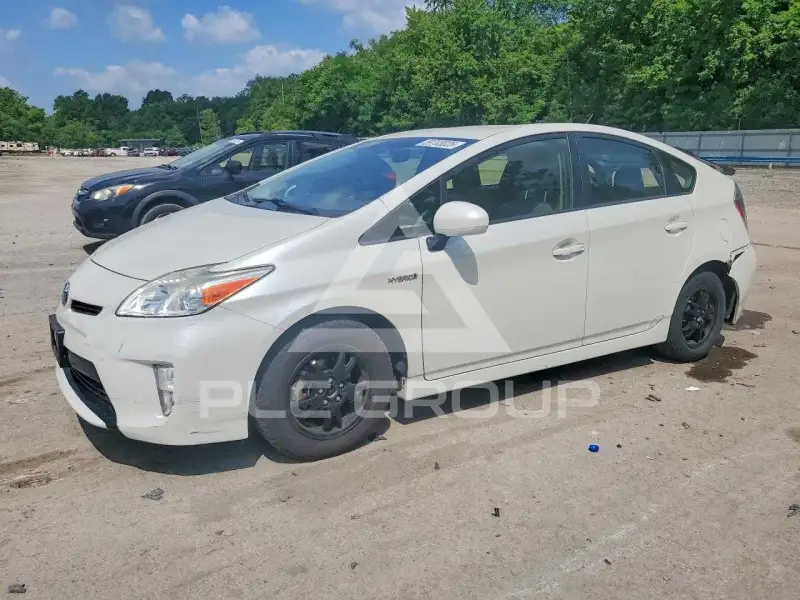 2015 Toyota PRIUS photo