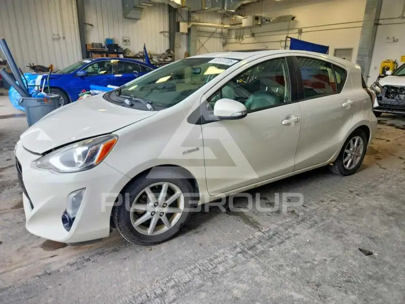 2015 Toyota PRIUS фото
