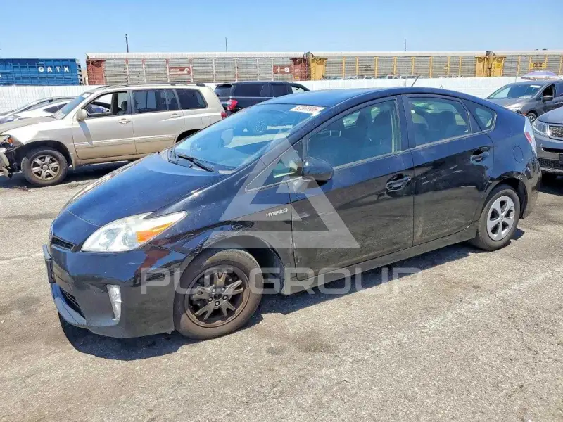 2015 Toyota PRIUS фото