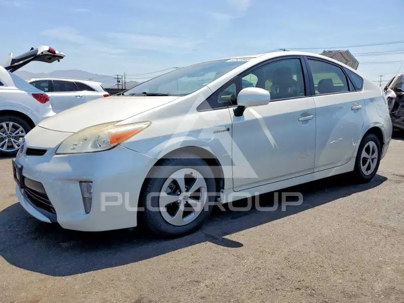 2015 Toyota PRIUS photo