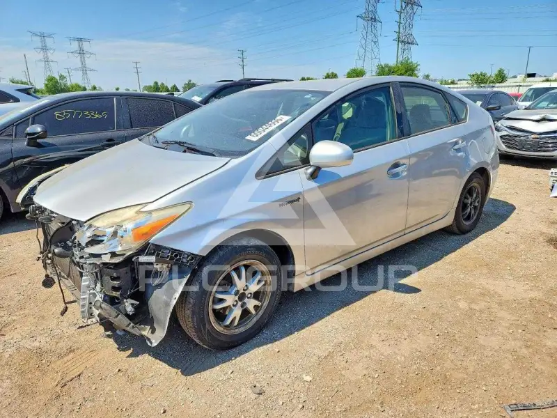 2015 Toyota PRIUS photo