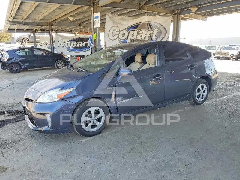 2015 Toyota PRIUS фото