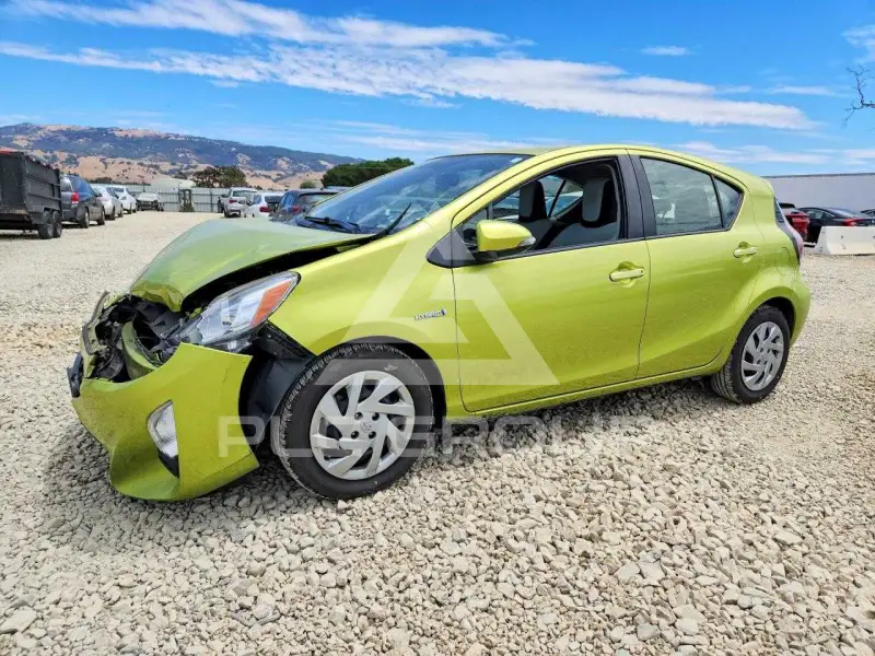 2015 Toyota PRIUS photo
