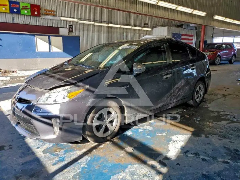 2015 Toyota PRIUS фото