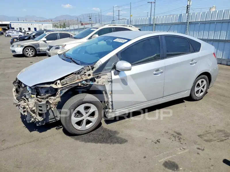 2015 Toyota PRIUS photo
