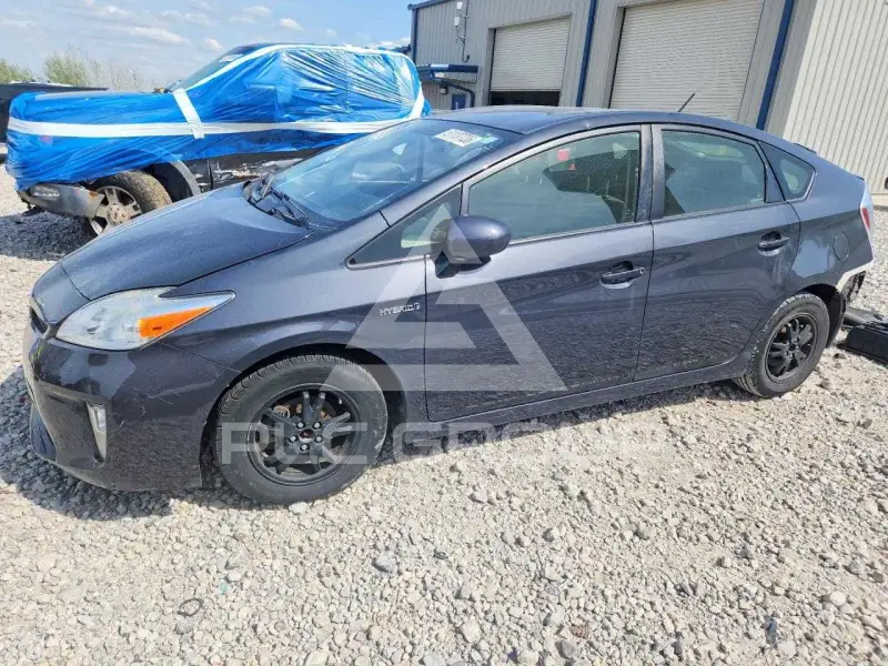 2015 Toyota PRIUS фото