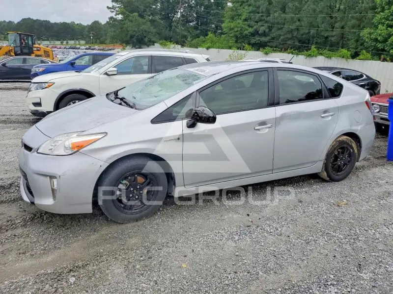2015 Toyota PRIUS photo