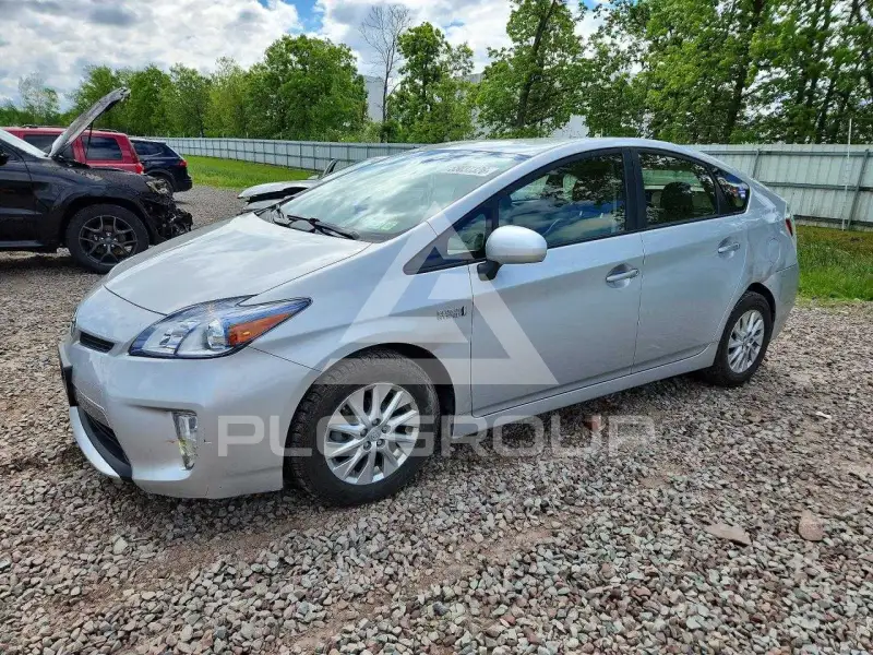 2015 Toyota PRIUS photo