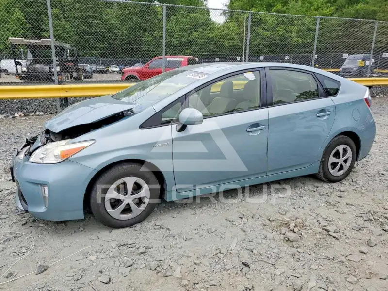 2015 Toyota PRIUS фото