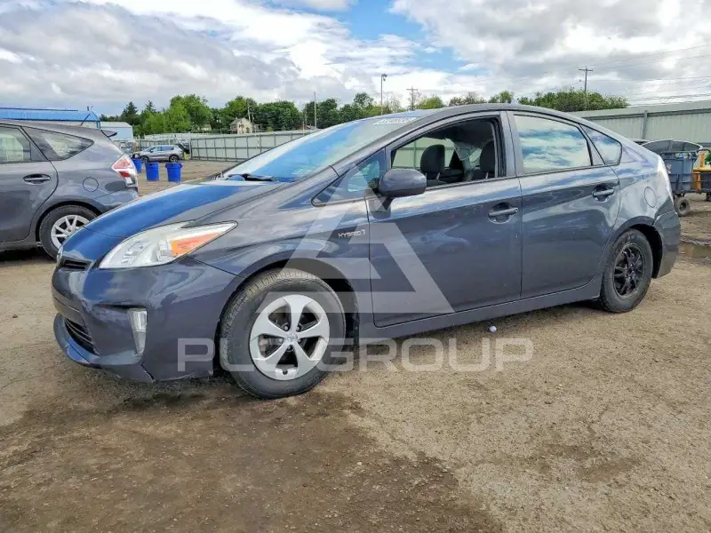 2015 Toyota PRIUS фото