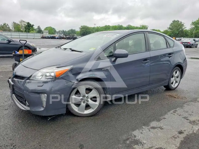 2015 Toyota PRIUS photo