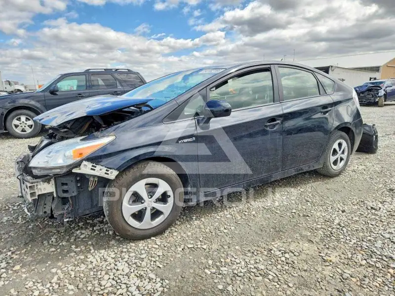 2015 Toyota PRIUS фото