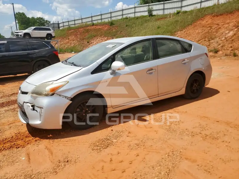 2015 Toyota PRIUS фото