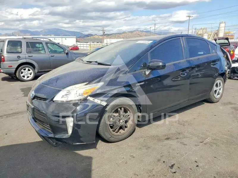 2015 Toyota PRIUS photo