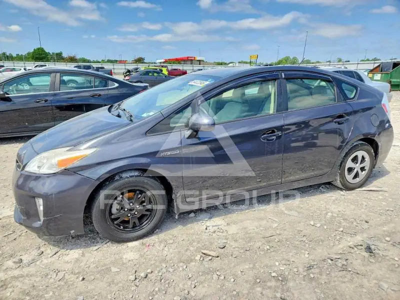 2015 Toyota PRIUS фото