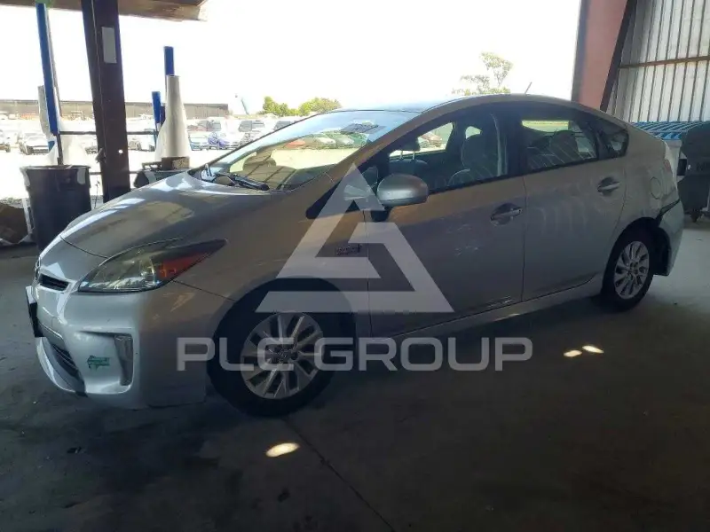 2015 Toyota PRIUS фото