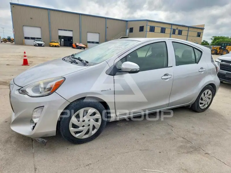 2015 Toyota PRIUS photo