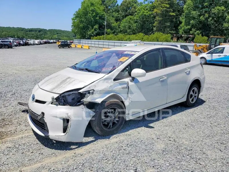 2015 Toyota PRIUS photo