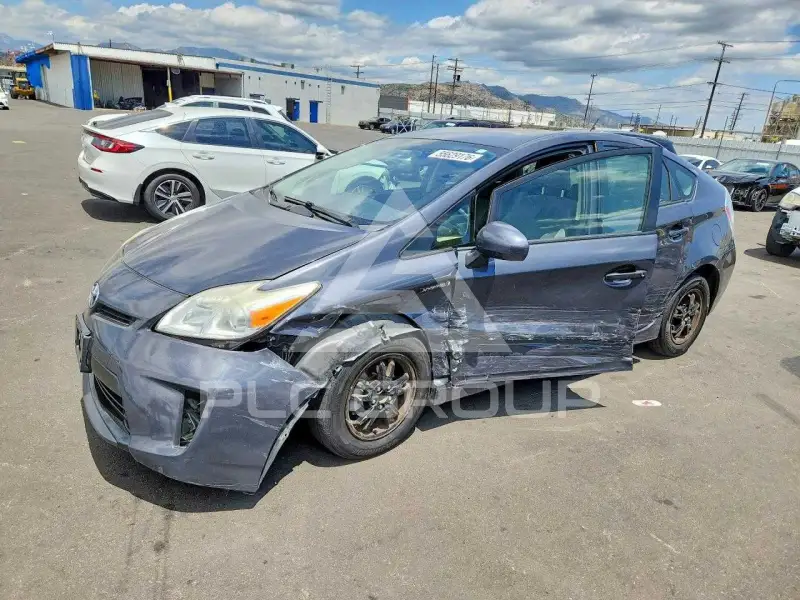 2015 Toyota PRIUS фото