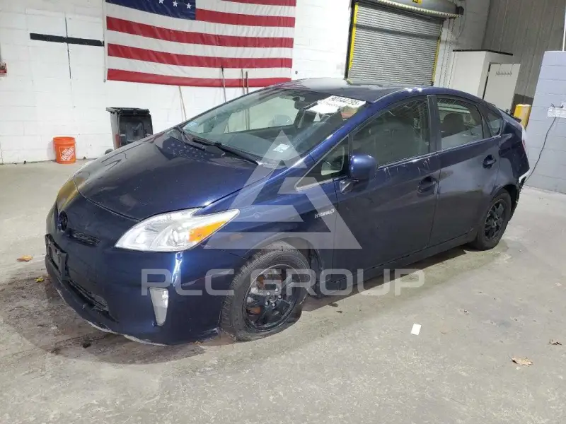 2015 Toyota PRIUS фото