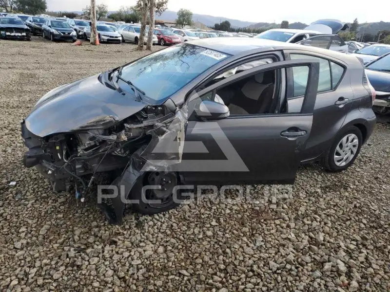 2015 Toyota PRIUS фото
