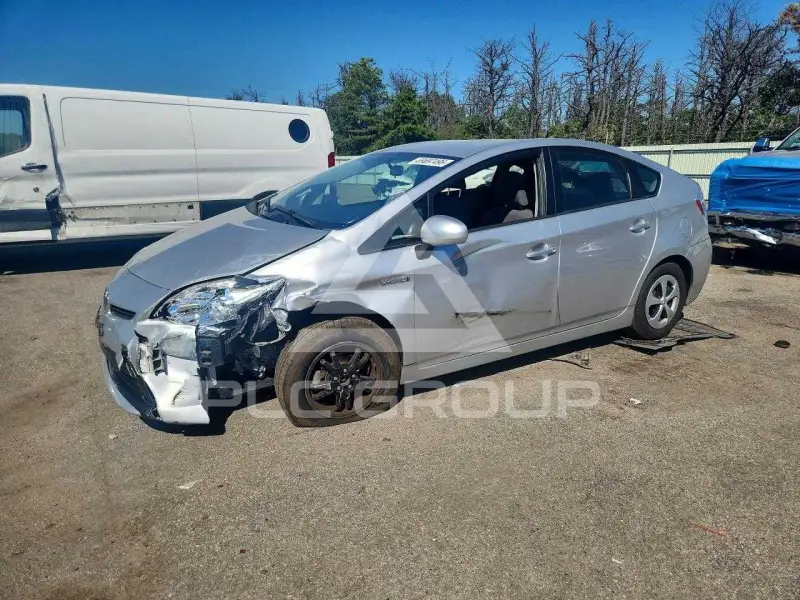 2015 Toyota PRIUS photo