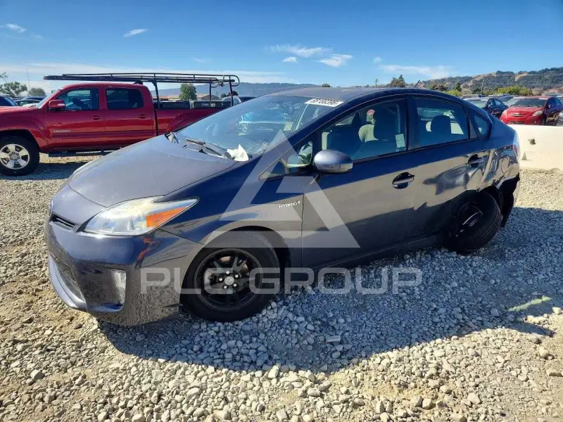 2015 Toyota PRIUS photo