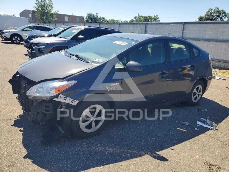 2015 Toyota PRIUS photo