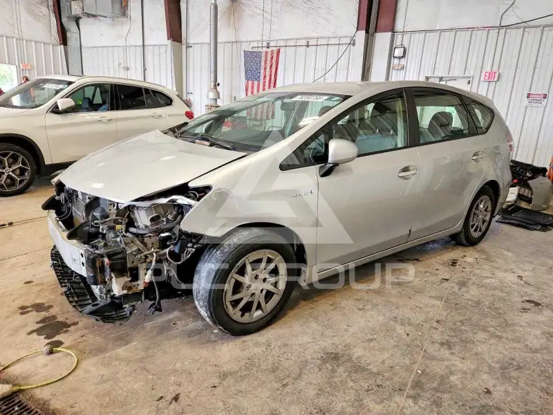 2015 Toyota PRIUS фото
