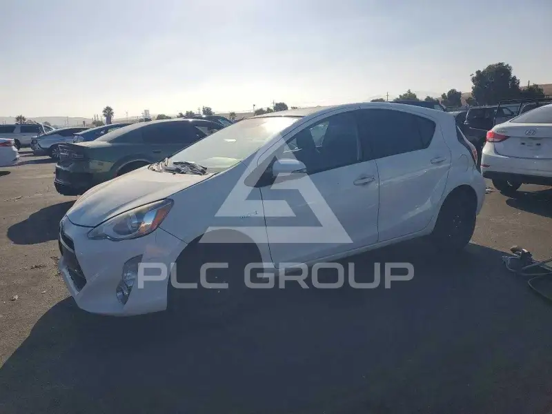 2015 Toyota PRIUS photo