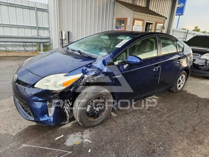 2015 Toyota PRIUS фото