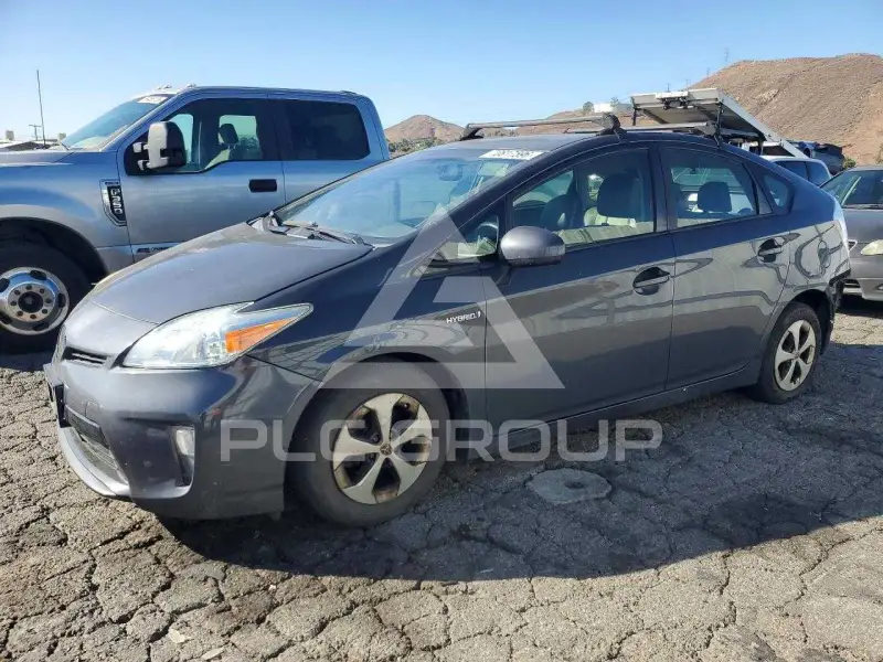 2015 Toyota PRIUS фото