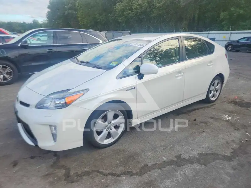 2015 Toyota PRIUS photo
