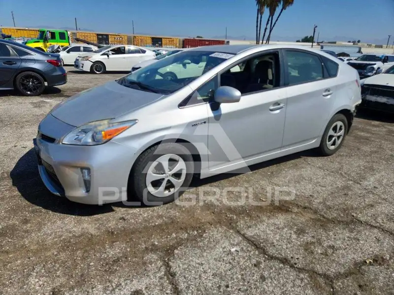 2015 Toyota PRIUS фото